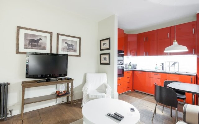 Flat For 4 Moments From Notting Hill And Subway