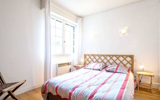 House With 5 Bedrooms in Arès, With Enclosed Garden