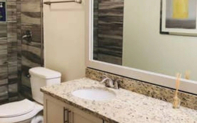 Private 2 Bedroom Midtown Apt