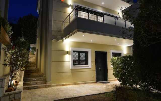 Elegant Villa by B&E