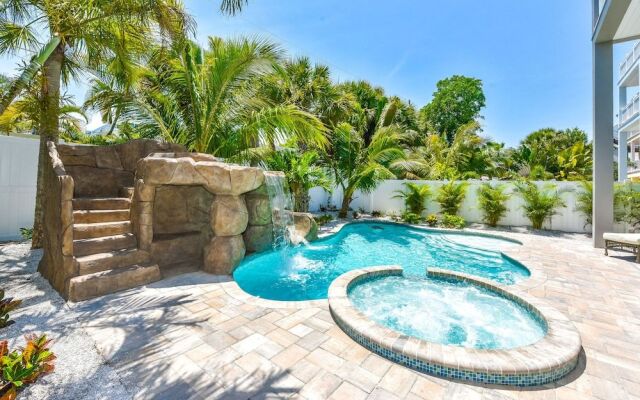 Aloft on Canal by SKLRP