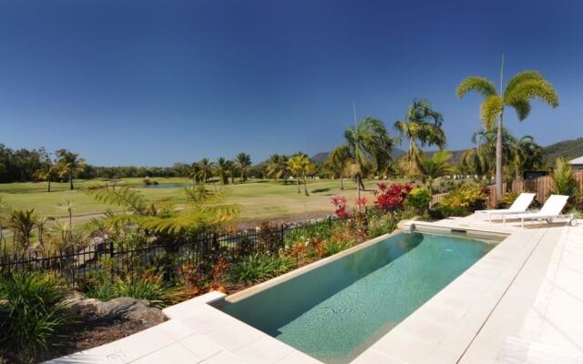 4 Cascade Luxury House on Fairway