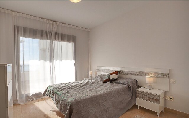3 bedroom apartment garden and sea view
