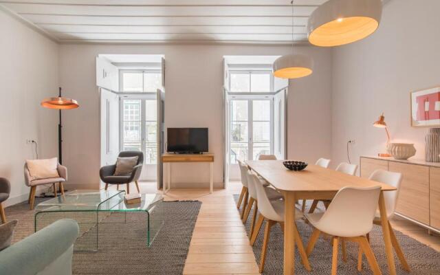 Lovelystay - Charming 3 Bedroom Wonder Downtown