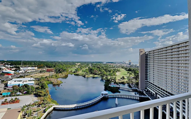 Laketown Wharf #1636