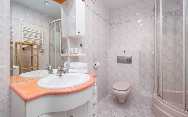 Apartment With Balcony by Renters