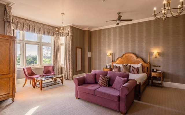 Wivenhoe House Hotel