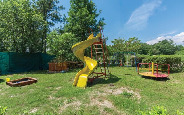 Awesome Home in Labin with Hot Tub, WiFi & 5 Bedrooms