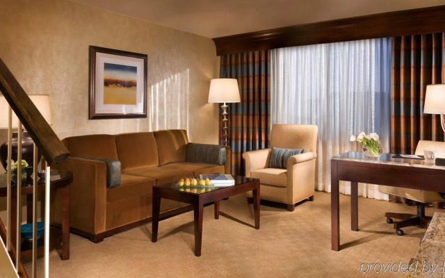 Renaissance Dallas Addison Hotel