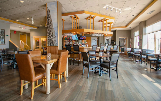 Coast Hillcrest Hotel