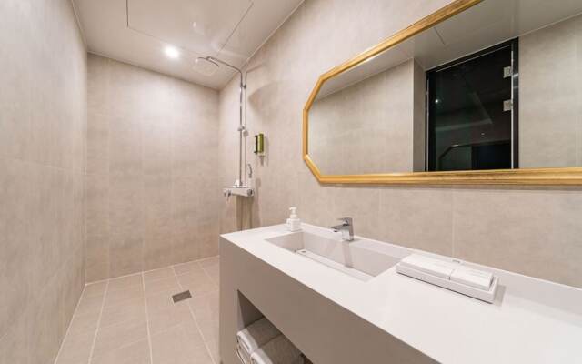 Hotel Moment SongJeong