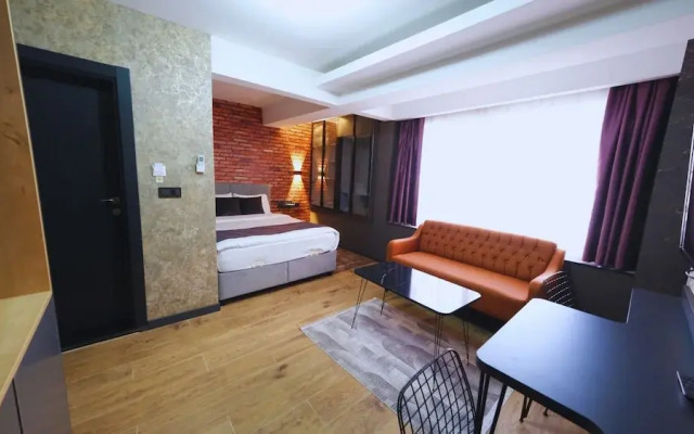 Nomad Hub Istanbul Suit