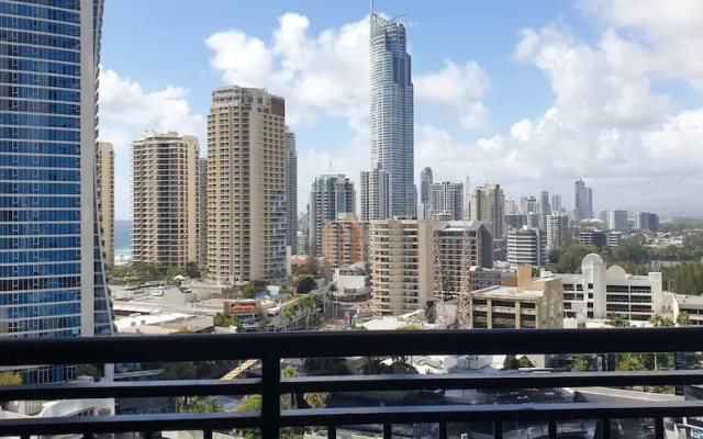 Chevron Tower3 has 2bedrooms 2beds With Car Park