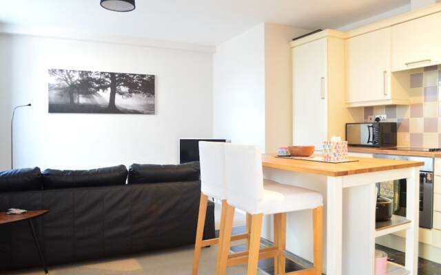 Apartment near London Bridge