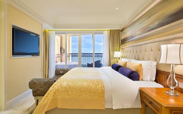 Crowne Plaza Resort Sanya Bay by IHG