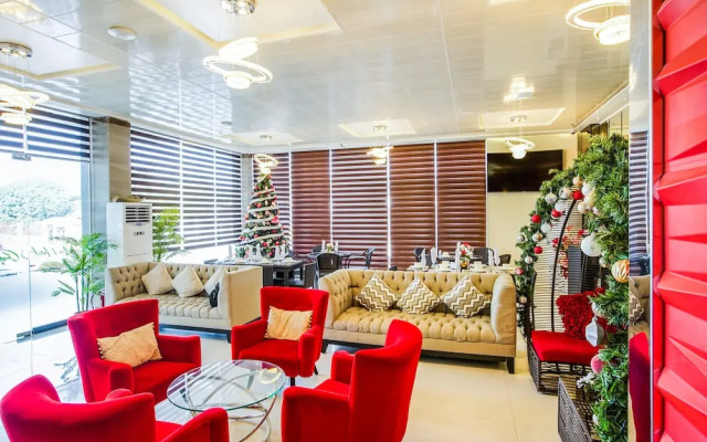 OYO 489 Casa Mia Hotel Suites
