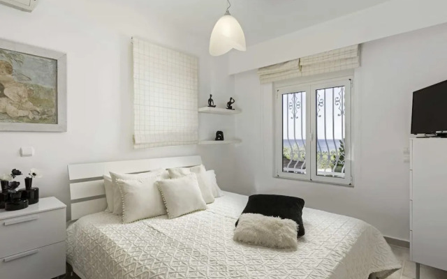 Villa on Island With Private Pool, Garde, Terrace, Parking
