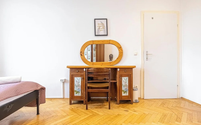 Cozy Room Near U6 Dresdner Subway Line