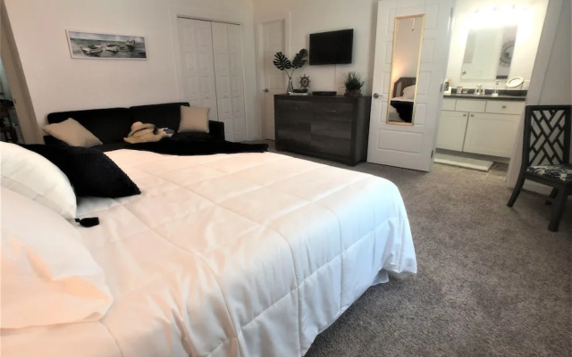 Barefoot Ec204 2 Bedroom Condo