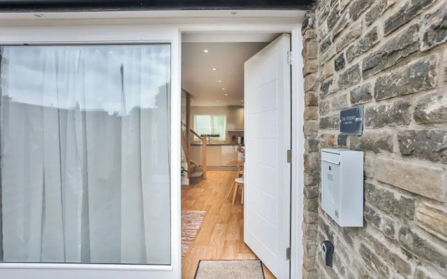 1BR Gem in Great Location