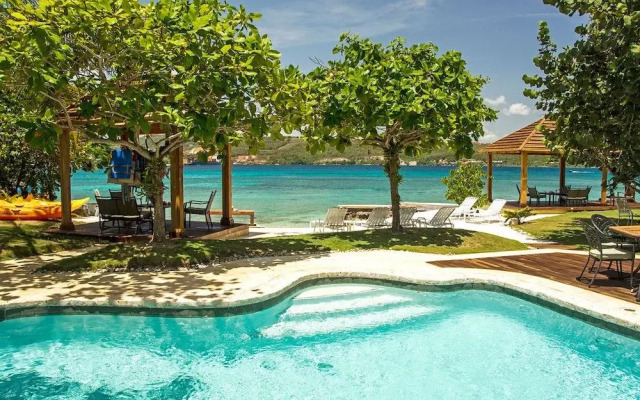 Seagrapes 5br by Jamaican Treasures