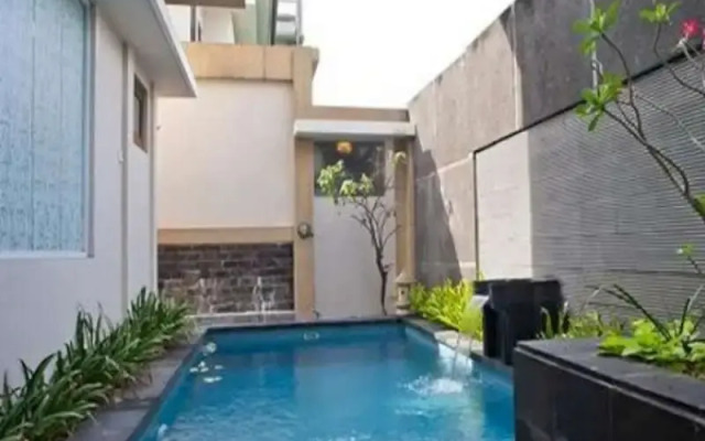 Sri Ratu Villa & Boutique Hotel