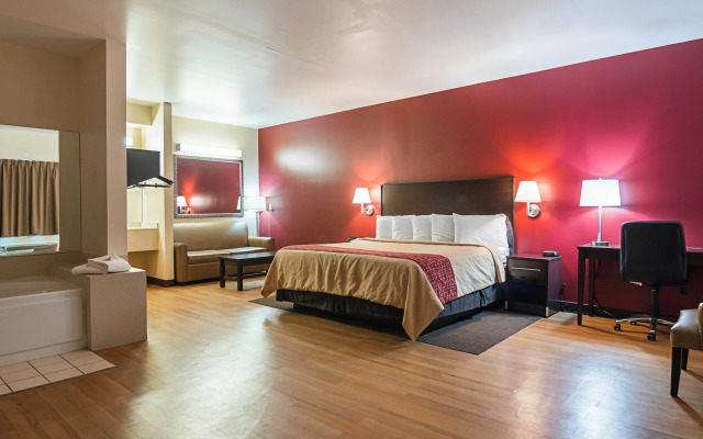 Red Roof Inn & Suites Lake Orion/ Auburn Hills