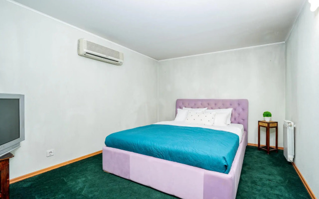 Апартаменты на Большой Конюшенной улице, 1