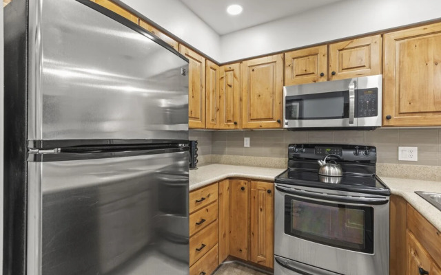 Snow Flower 078 3 Bedroom Condo by RedAwning