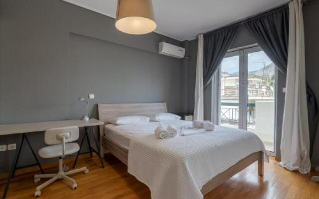 A Deluxe 3Bdr Apartment In Glyfada With Sea View