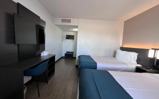 Motel 6 Bakersfield, CA - South