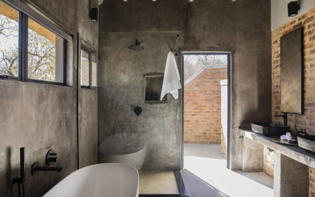 Nako Safari Lodge