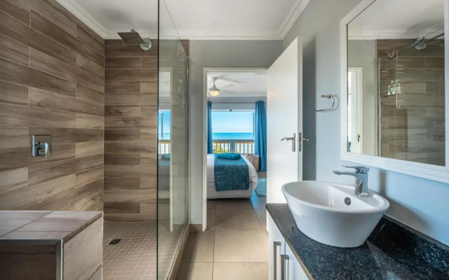 S3nsational Paros-Luxury steps away from the beach