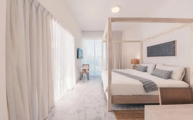 3br-penthouse w Jacuzzi Incl at Lake View