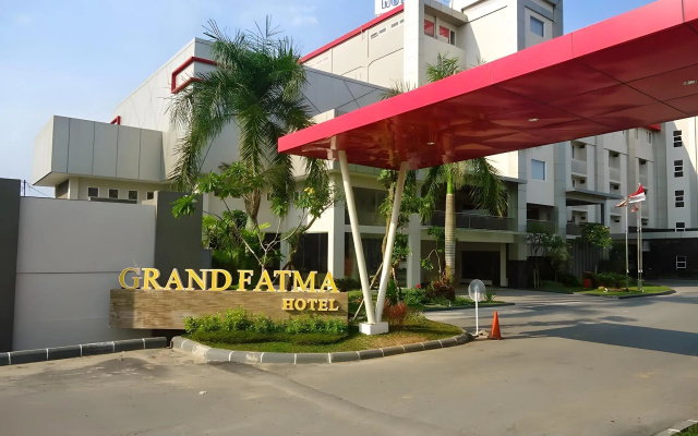 Grand Fatma Hotel — 3-star hotel in Tenggarong