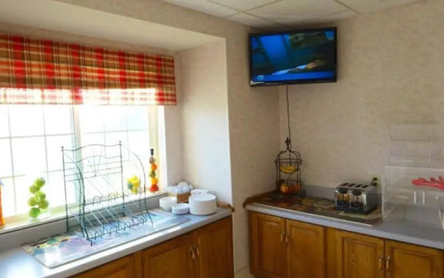 Days Inn & Suites Maryville