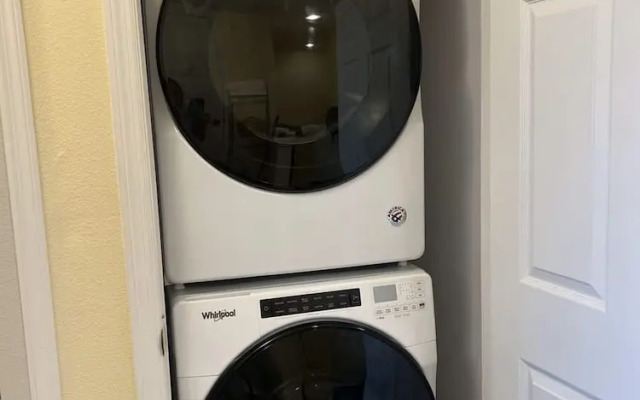 Private Pool Workspace Near All Attractions