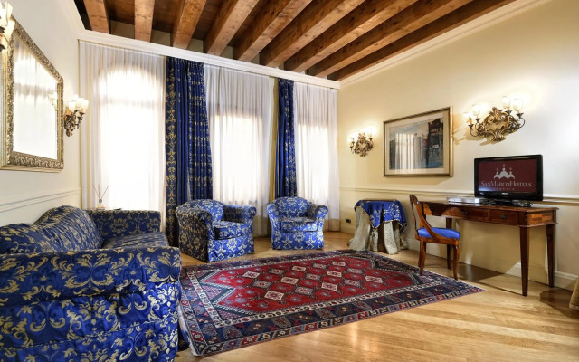 Torre dell'Orologio Suites