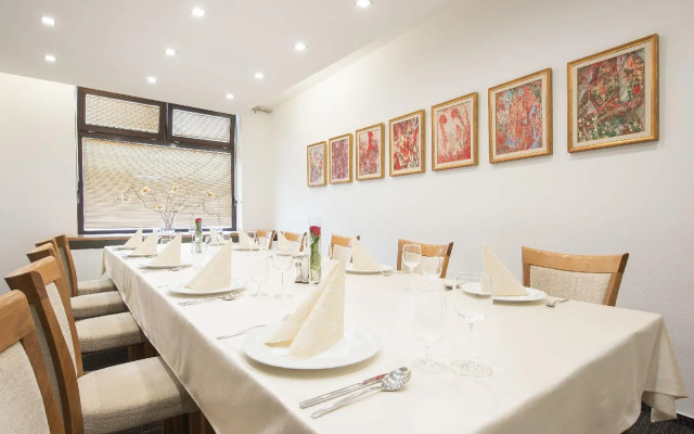 Dependence Hotel Golf