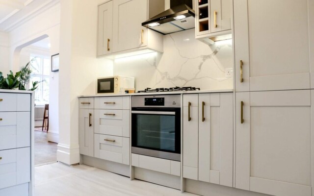 Stunning Maida Vale Apartment