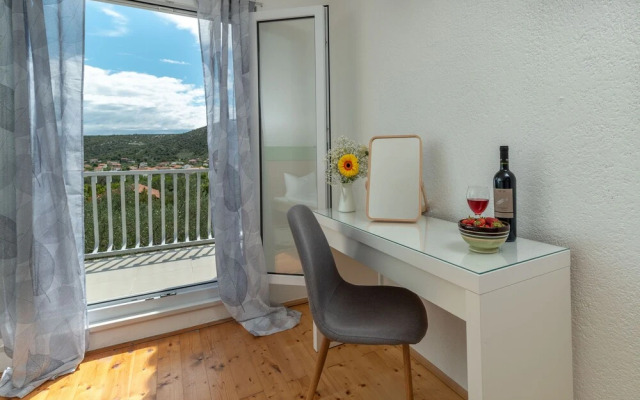 Casa Verde Apartment House