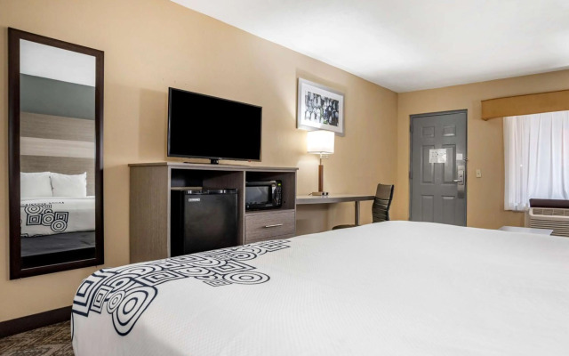 Budgetel Inns & Suites - Atlanta Galleria Stadium