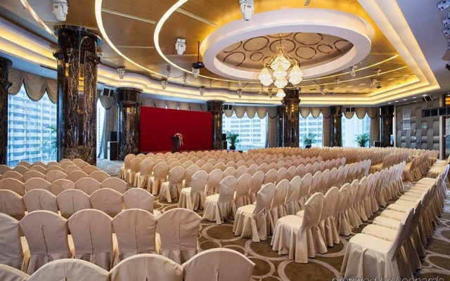 Renaissance Shenzhen Luohu Hotel