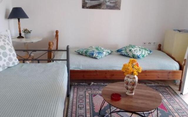 Red Rock and View Leonidio maisonette studio