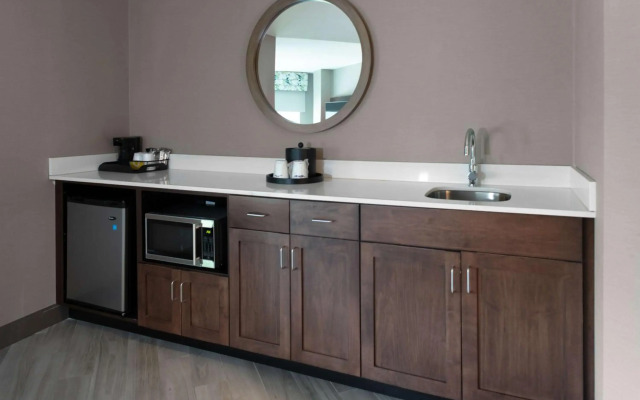 Hampton Inn & Suites Arlington Crystal City DCA