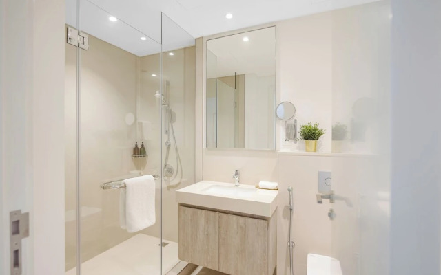 Durrani Homes - Majestic 4BR at Downtown