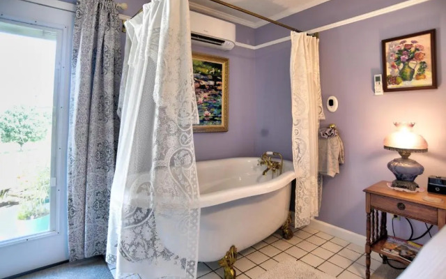 Blue Mountain Mist Country Inn & Spa