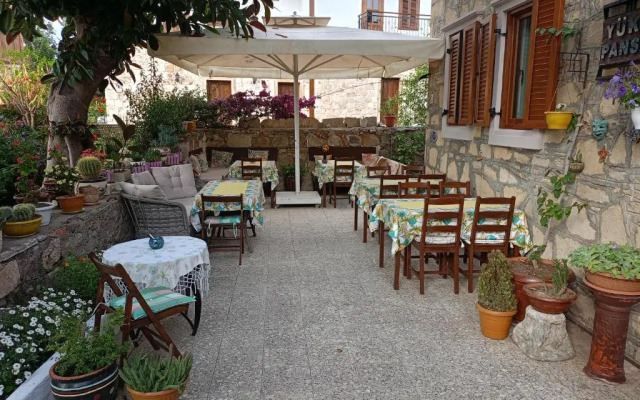 Yukser Hostel
