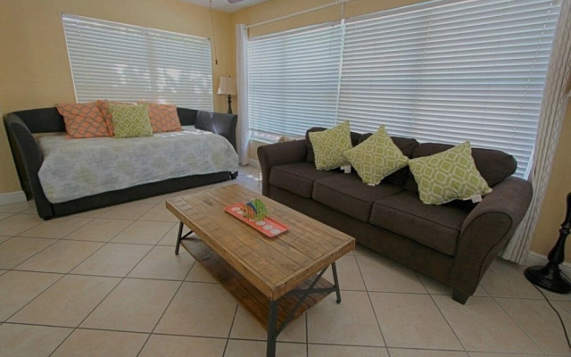 Clearwater Beach Cabana by RedAwning