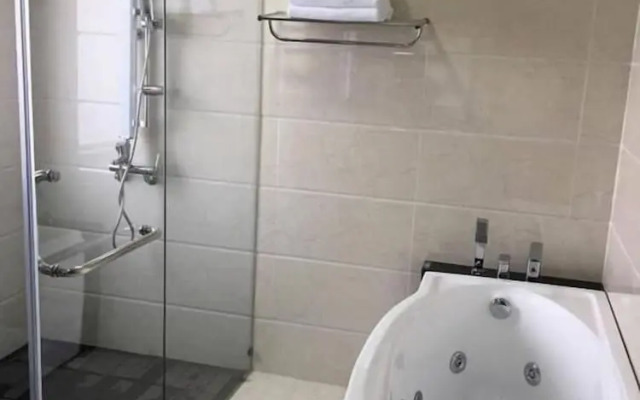 HANZ Pleiku Hotel